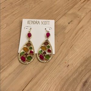 Kendra Scott drop earrings- brand new!